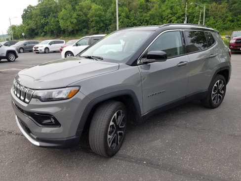 Certified 2022 Jeep Compass Limited image 3