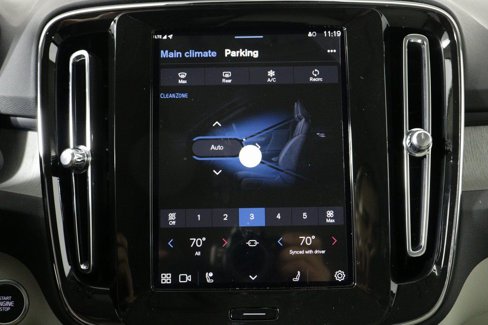 Used 2025 Volvo XC40 B5 Ultra w/ Protection Package Premier image 21