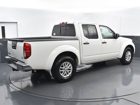 Used 2016 Nissan Frontier SV image 3