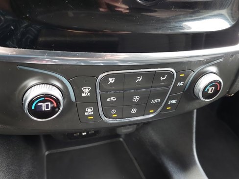 Used 2021 Chevrolet Traverse LS image 21