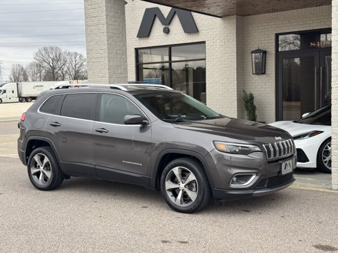 Used 2019 Jeep Cherokee Limited image 1
