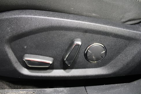 Used 2019 Ford Fusion SE image 4