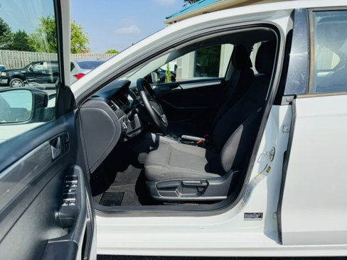 Used 2015 Volkswagen Jetta SE image 10
