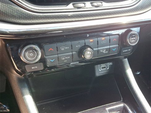 Used 2022 Jeep Compass Trailhawk w/ Trailhawk Elite Group image 16