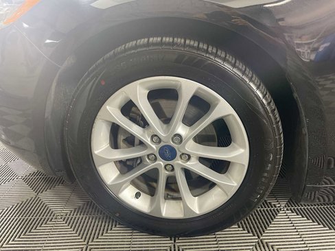 Used 2019 Ford Fusion SE image 27