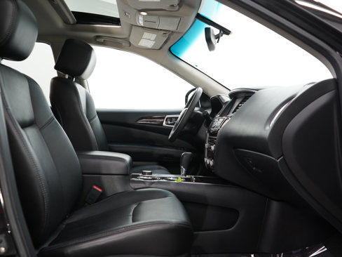 Used 2013 Nissan Pathfinder Platinum w/ Platinum Premium Pkg image 10
