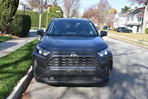 Used 2018 Toyota RAV4 XLE image 2