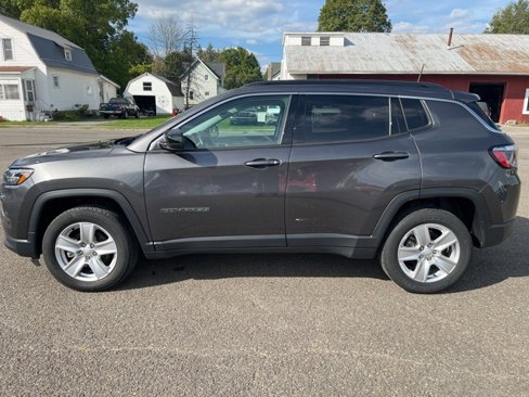 Used 2022 Jeep Compass Latitude w/ Convenience Group image 2