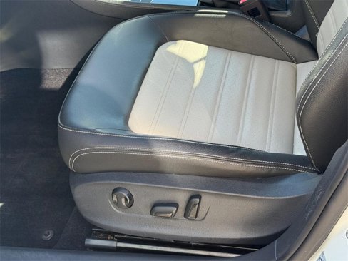 Used 2018 Volkswagen Passat 3.6 image 23