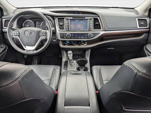 Used 2015 Toyota Highlander Limited image 16