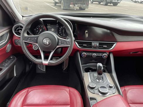 Used 2019 Alfa Romeo Giulia Ti w/ Quick Order Package 22X Lusso image 11