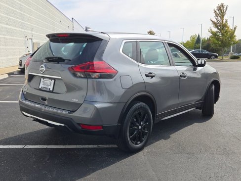 Used 2018 Nissan Rogue S image 11