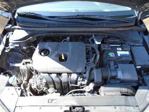 Used 2020 Hyundai Elantra SE w/ Cargo Package (C1) image 17