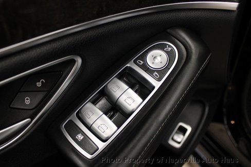 Used 2019 Mercedes-Benz S 560 4MATIC Sedan image 12
