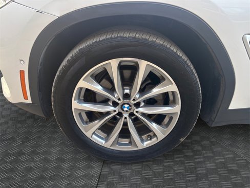 Used 2019 BMW X4 xDrive30i image 9