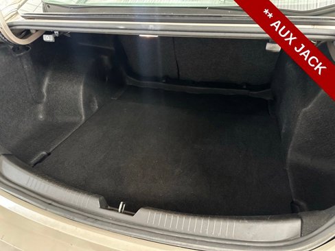 Used 2022 Chevrolet Malibu LT image 19