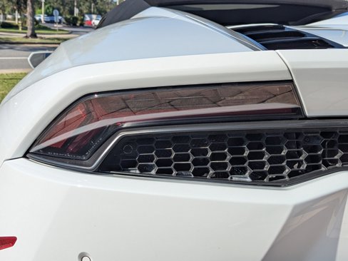 Used 2017 Lamborghini Huracan LP 610-4 image 17