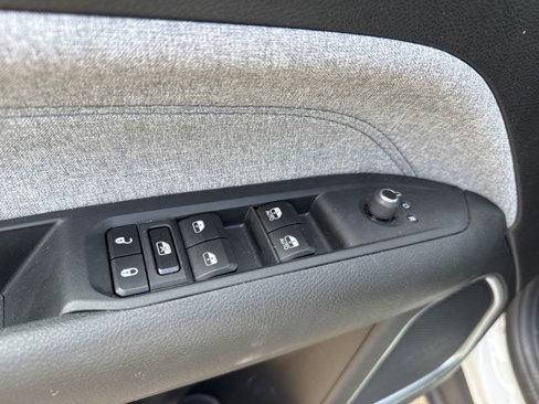 Used 2024 Jeep Compass Latitude image 13