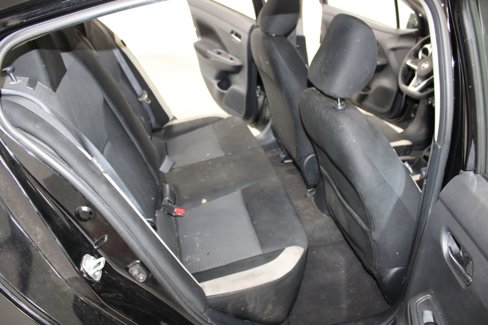 Used 2022 Nissan Versa SV image 16