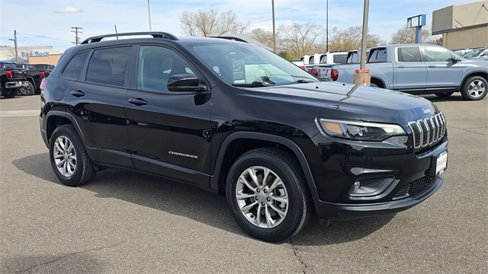 Used 2022 Jeep Cherokee Latitude Lux w/ Mopar Interior Package image 2
