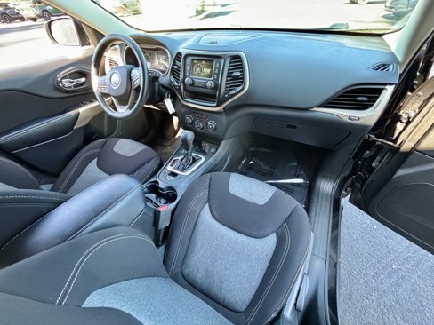Used 2018 Jeep Cherokee Latitude image 10