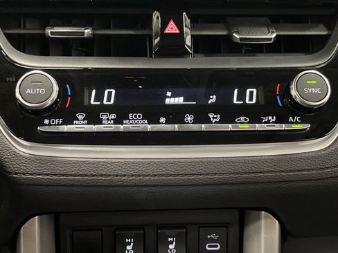 Used 2024 Toyota Corolla Cross XLE w/ Convenience Package image 21