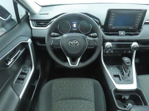 Used 2021 Toyota RAV4 XLE w/ Convenience Package image 10