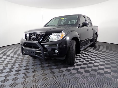 Used 2020 Nissan Frontier SV w/ Midnight Edition Floor Mats image 7