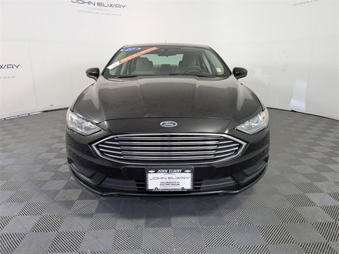 Used 2017 Ford Fusion SE image 9