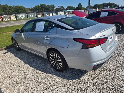 Used 2024 Nissan Altima 2.5 SV image 3