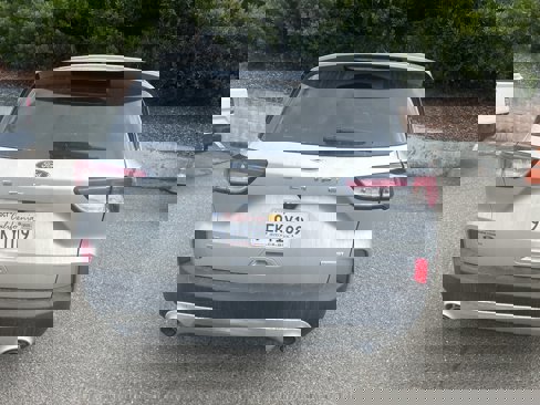 Used 2020 Ford Escape SE image 5