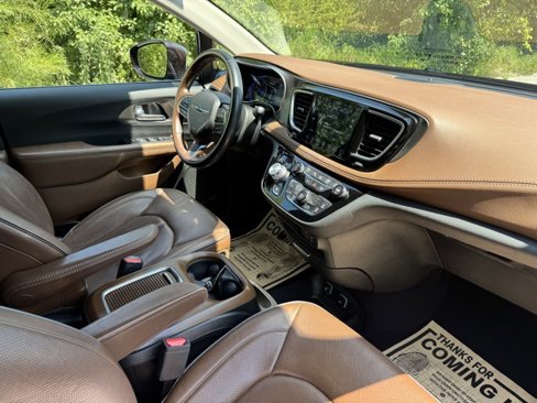 Used 2019 Chrysler Pacifica Limited w/ Advanced Safetytec Group image 27