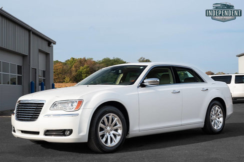 Used 2011 Chrysler 300 C image 5
