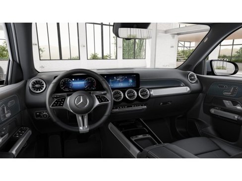 Used 2025 Mercedes-Benz GLB 250 image 3
