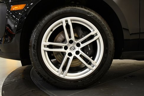 Used 2023 Porsche Macan Turbo image 17