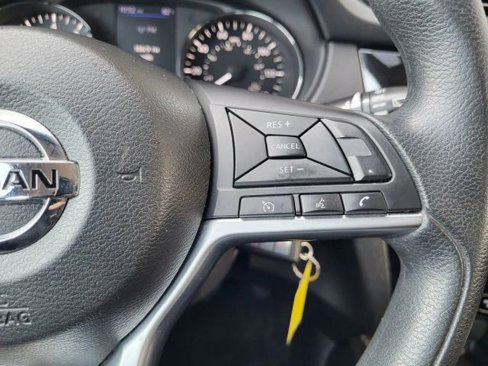 Used 2018 Nissan Rogue S image 8