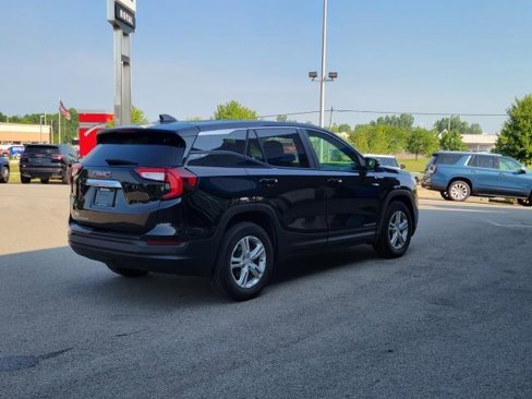 Certified 2023 GMC Terrain SLE image 3