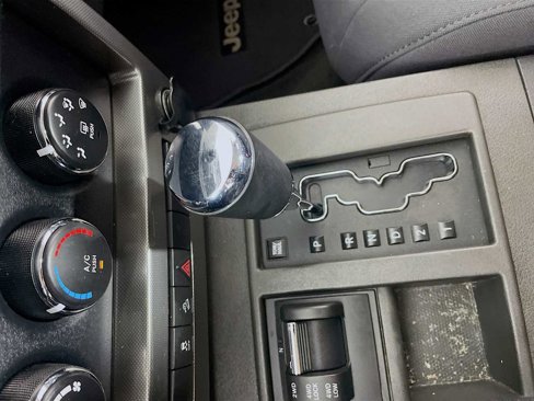 Used 2011 Jeep Liberty Sport image 12
