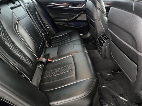 Used 2018 BMW M550i xDrive image 17