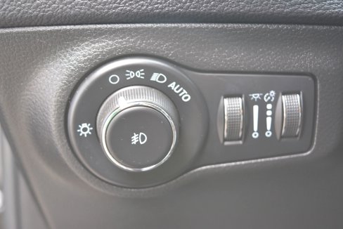 Used 2021 Jeep Compass Limited image 29