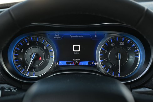 Used 2022 Chrysler 300 Touring w/ Sport Appearance Package image 12