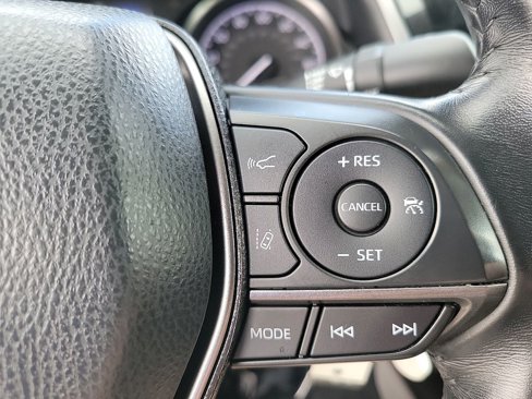 Used 2021 Toyota Camry SE image 6