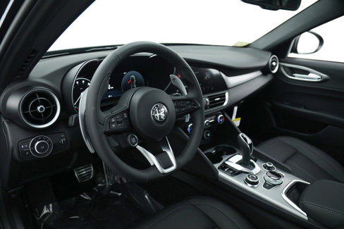 New 2025 Alfa Romeo Giulia w/ Driving Assist Package image 11