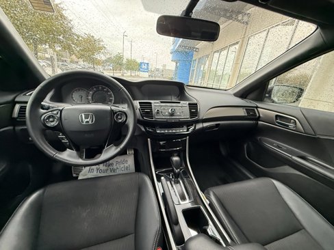 Used 2017 Honda Accord Sport image 4