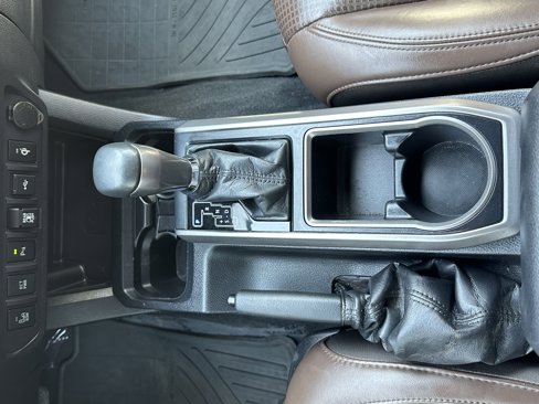 Used 2020 Toyota Tacoma Limited image 35