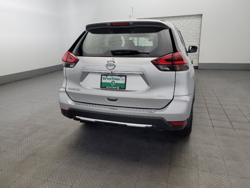 Used 2018 Nissan Rogue S image 7