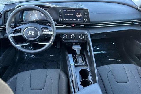 Certified 2024 Hyundai Elantra SE image 14