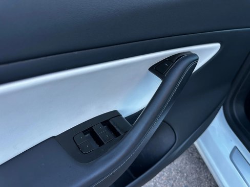Used 2020 Tesla Model 3 Long Range image 16