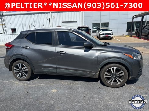 Certified 2018 Nissan Kicks SV image 2