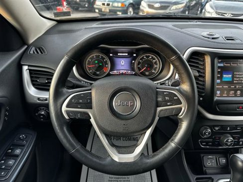 Used 2014 Jeep Cherokee Limited w/ Luxury Group image 19